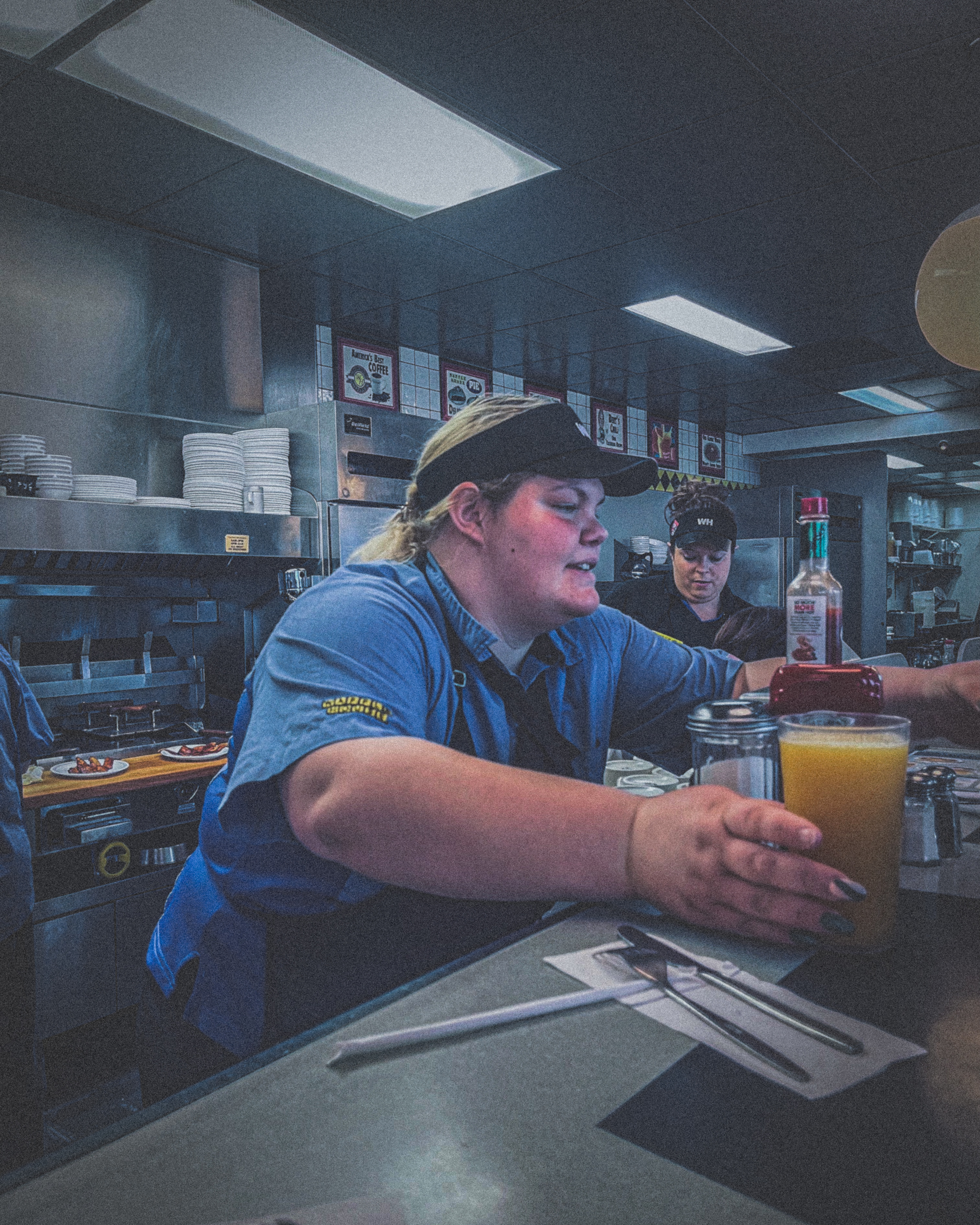 Color Waffle House Server